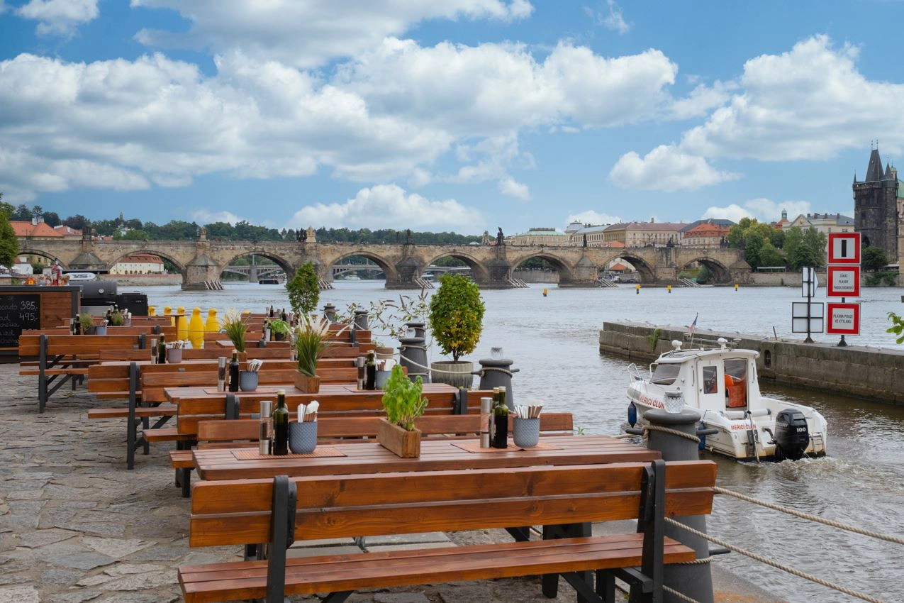 Mlýny Restaurant – Italian restaurant on Kampa with a terrace above the Vltava